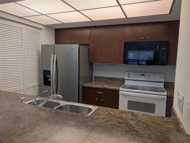 $2,500 | 1061 Northwest 122nd Terrace, Pembroke Pines, FL 33026