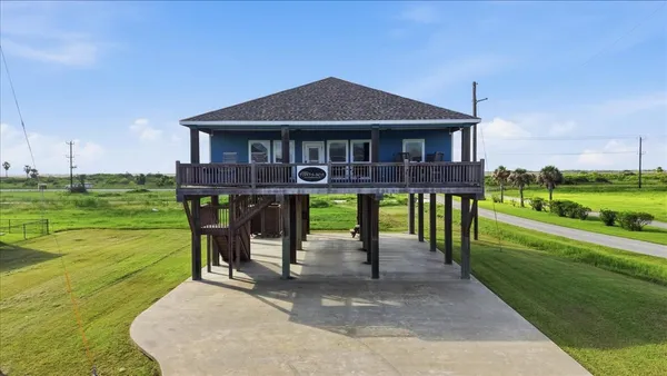 $439,900 | 3303 Hidden Gold Crystal Beach, Crystal Beach, TX 77650