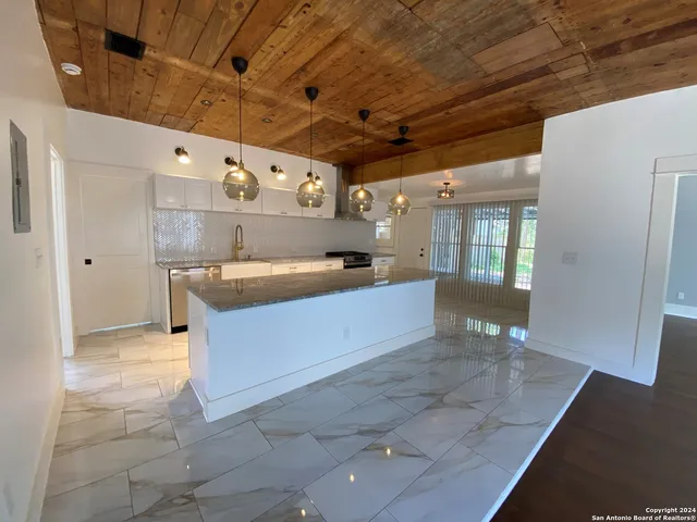 $2,500 | 109 Magnolia Drive, San Antonio, TX 78212