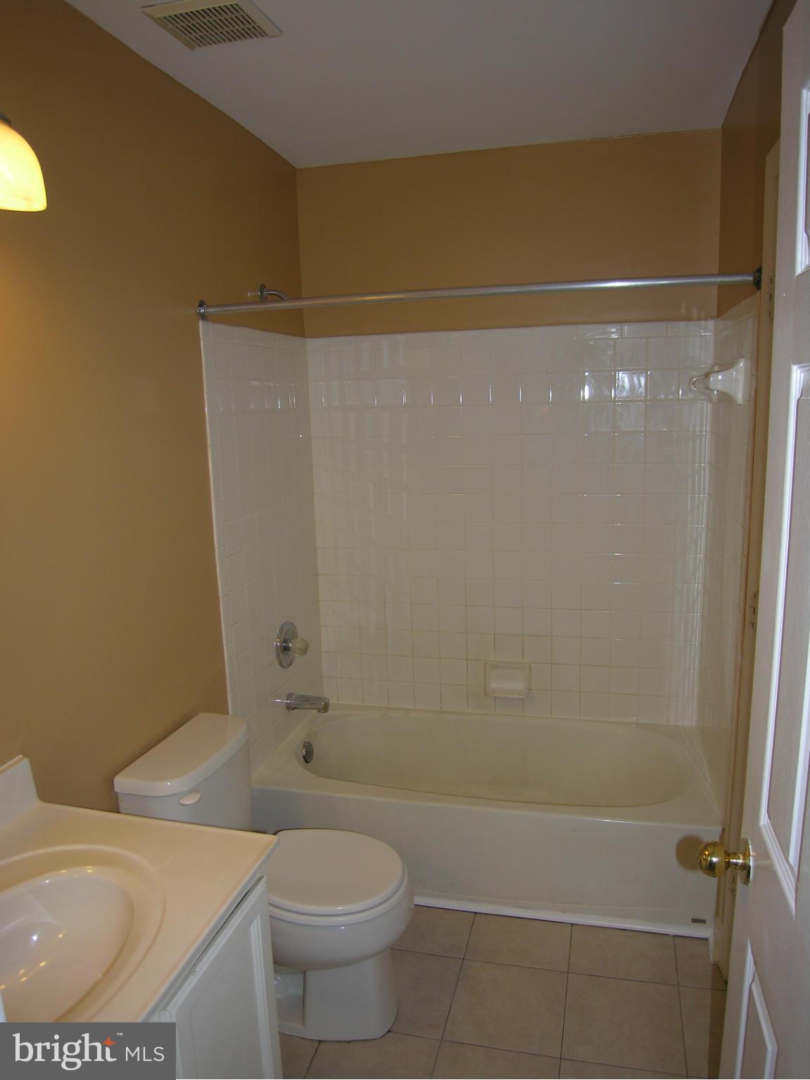 10948 Baskerville Road Reisterstown, MD 21136 - Photo 17 of 22 Bath