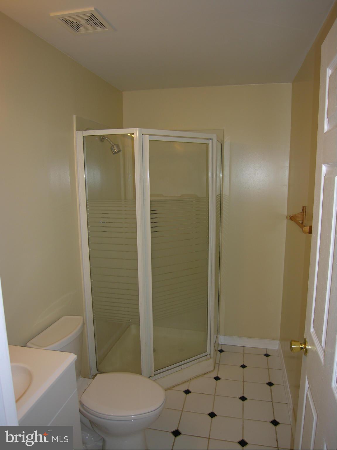 10948 Baskerville Road Reisterstown, MD 21136 - Photo 20 of 22 Bath
