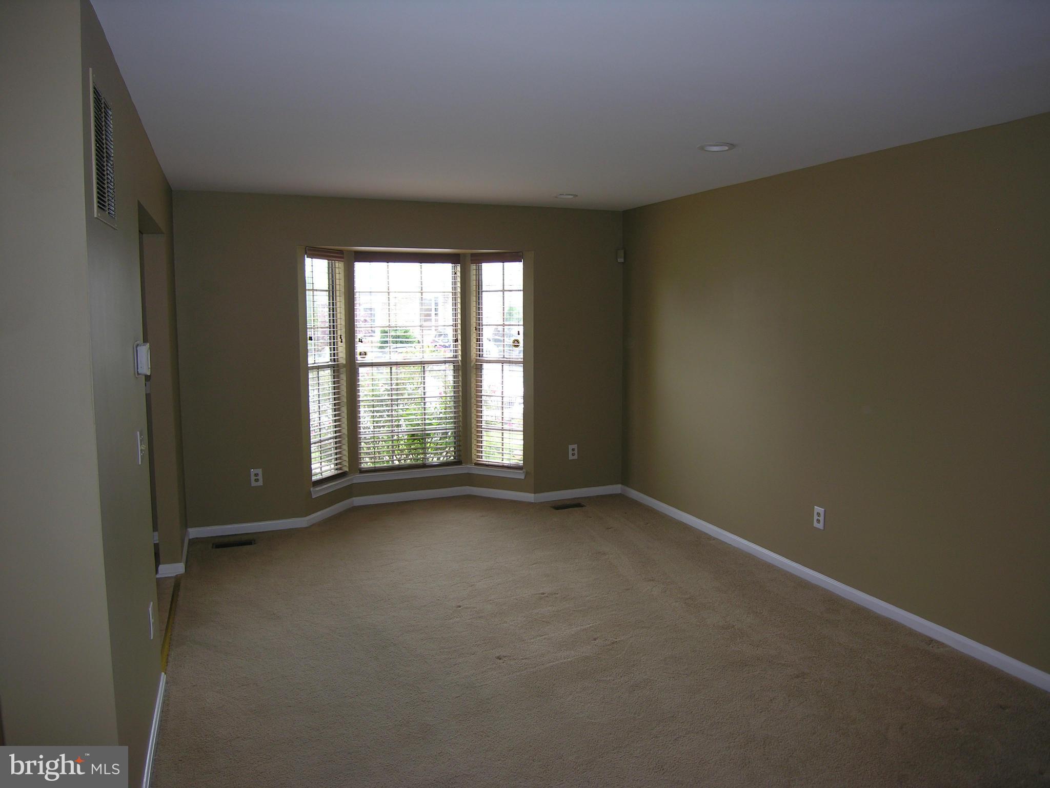 10948 Baskerville Road Reisterstown, MD 21136 - Photo 8 of 22 Living Room