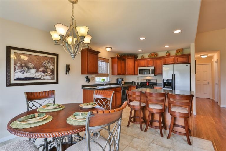 512 Walnut Ridge Court Valparaiso, IN 46385 - Photo 5 of 10 767x511