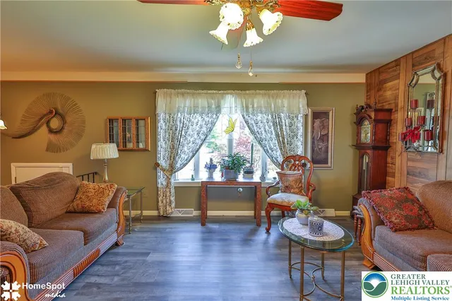 $359,900 | 121 Woodcrest Circle, Allentown, PA 18103