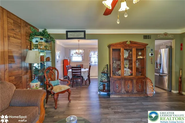 $359,900 | 121 Woodcrest Circle, Allentown, PA 18103