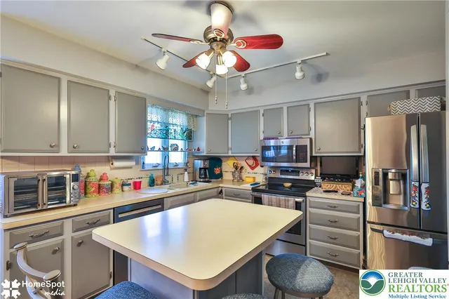 $359,900 | 121 Woodcrest Circle, Allentown, PA 18103