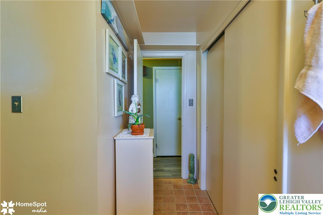 121 Woodcrest Circle Allentown, PA 18103 - Photo 26 of 76