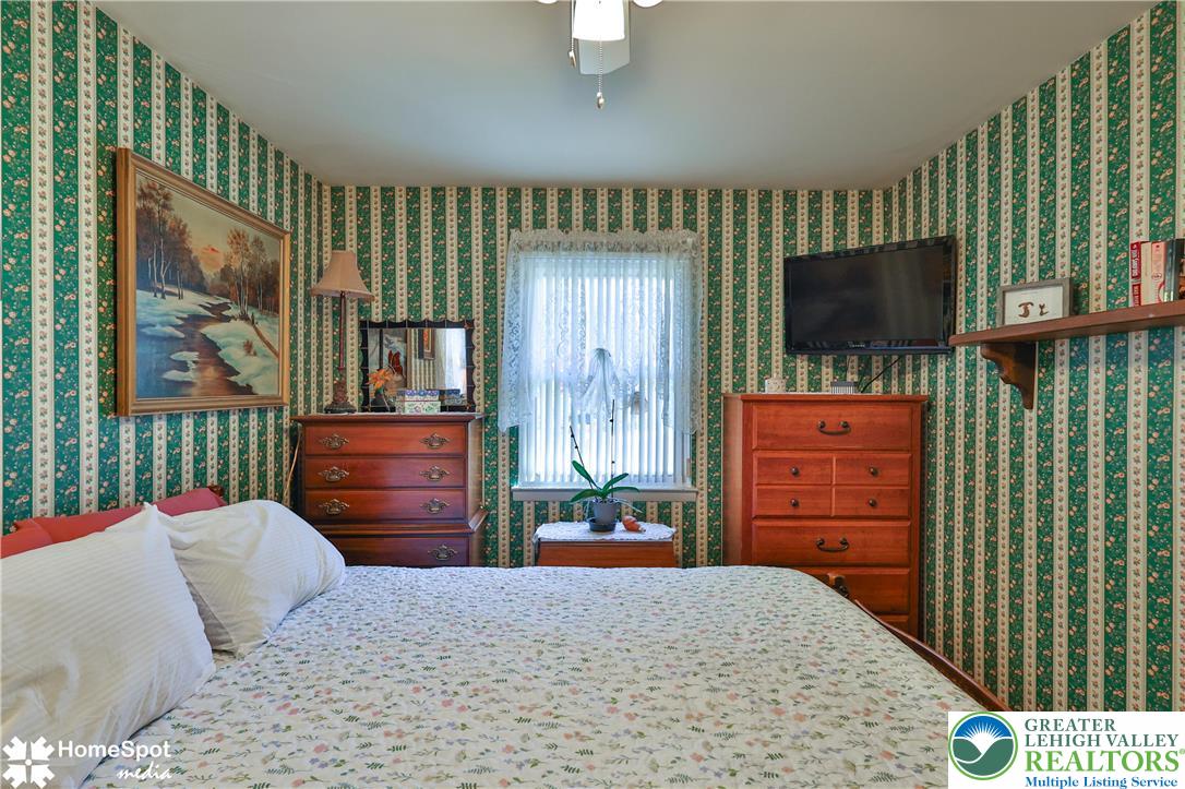 121 Woodcrest Circle Allentown, PA 18103 - Photo 35 of 76