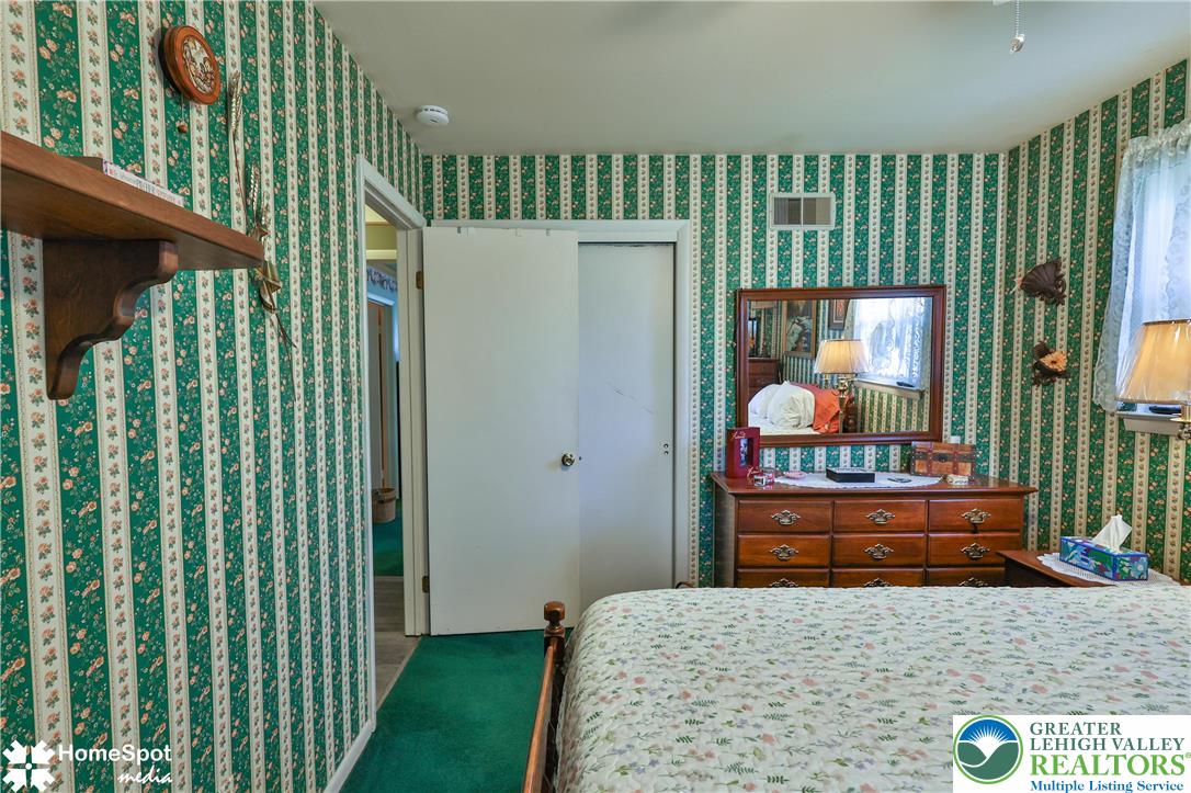 121 Woodcrest Circle Allentown, PA 18103 - Photo 38 of 76