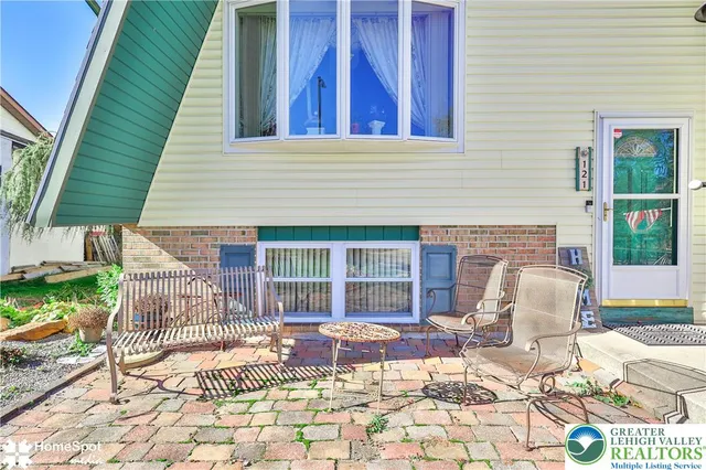 $359,900 | 121 Woodcrest Circle, Allentown, PA 18103