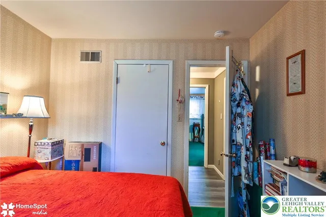 $359,900 | 121 Woodcrest Circle, Allentown, PA 18103