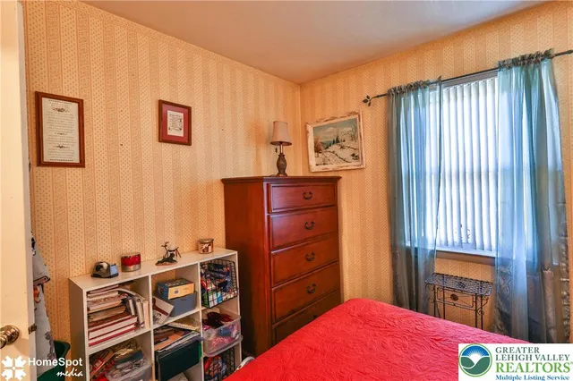 $359,900 | 121 Woodcrest Circle, Allentown, PA 18103