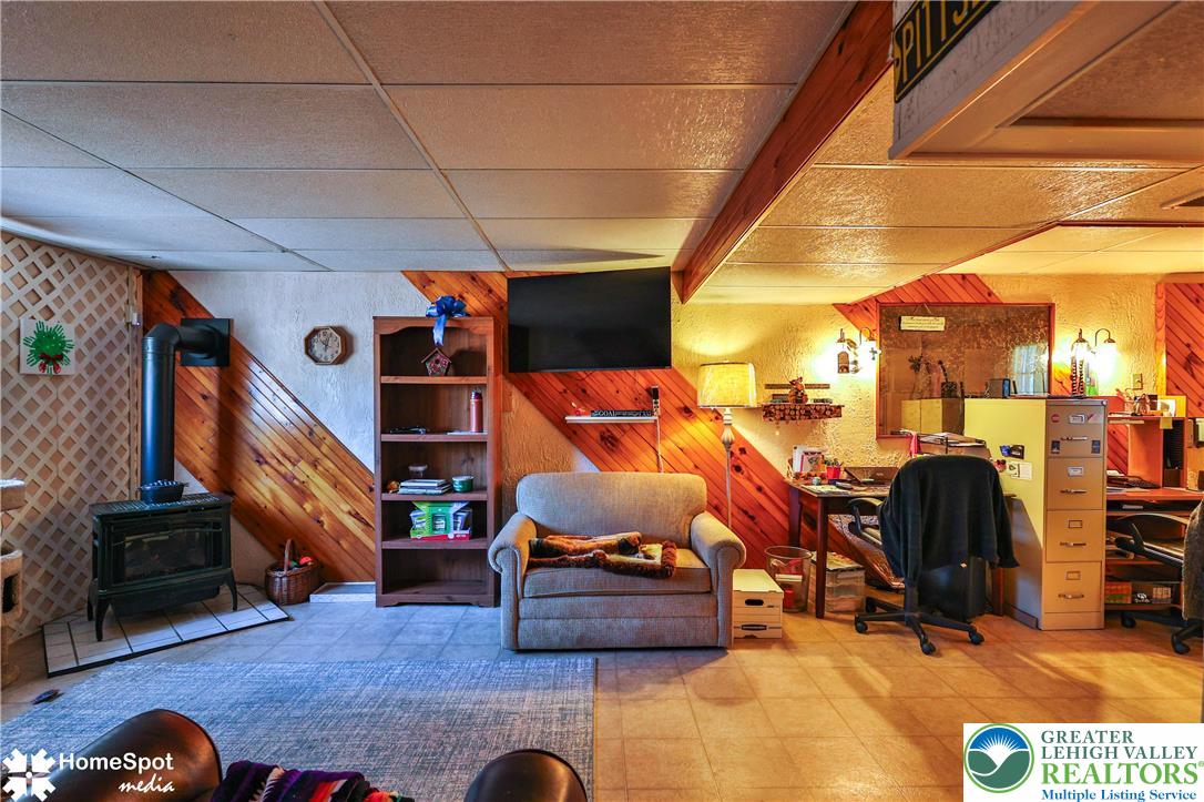 121 Woodcrest Circle Allentown, PA 18103 - Photo 43 of 76