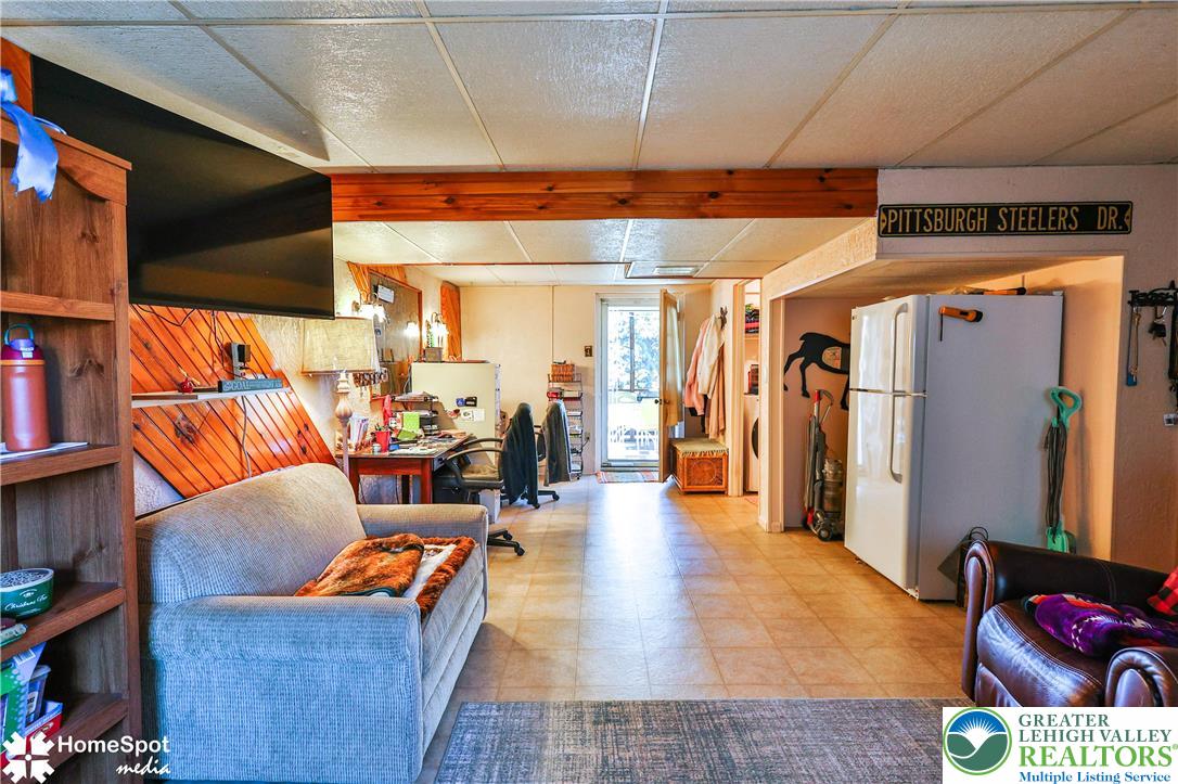 121 Woodcrest Circle Allentown, PA 18103 - Photo 47 of 76