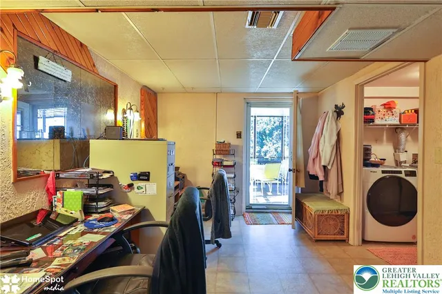 $359,900 | 121 Woodcrest Circle, Allentown, PA 18103