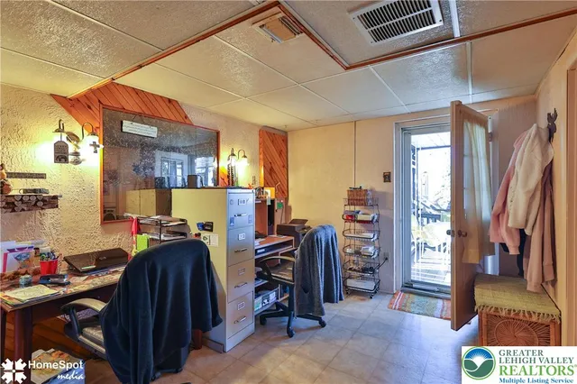 $359,900 | 121 Woodcrest Circle, Allentown, PA 18103