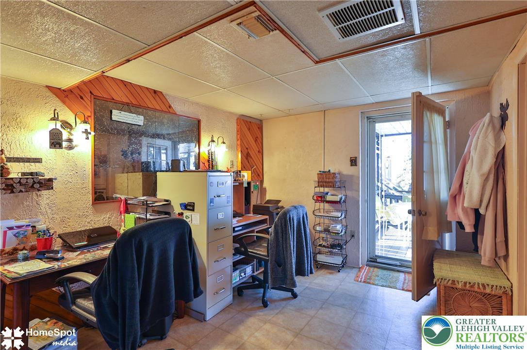 121 Woodcrest Circle Allentown, PA 18103 - Photo 49 of 76