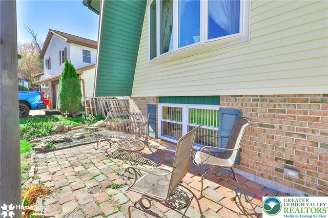 $359,900 | 121 Woodcrest Circle, Allentown, PA 18103