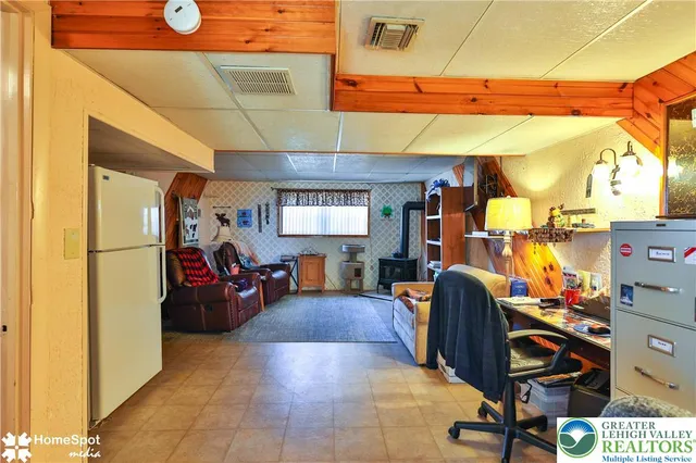 $359,900 | 121 Woodcrest Circle, Allentown, PA 18103