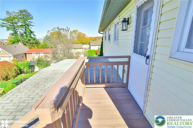 $359,900 | 121 Woodcrest Circle, Allentown, PA 18103