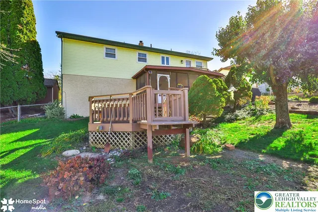 $359,900 | 121 Woodcrest Circle, Allentown, PA 18103