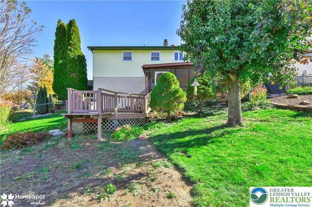 $359,900 | 121 Woodcrest Circle, Allentown, PA 18103