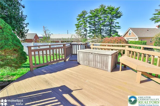 $359,900 | 121 Woodcrest Circle, Allentown, PA 18103