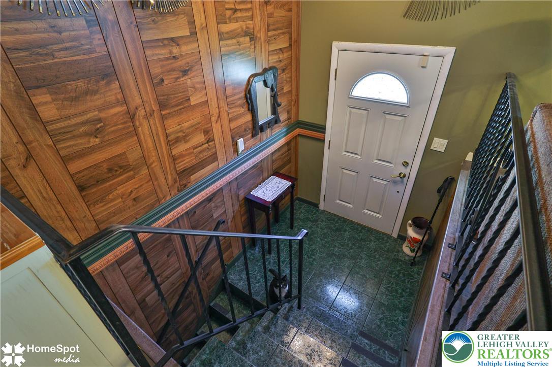 121 Woodcrest Circle Allentown, PA 18103 - Photo 8 of 76