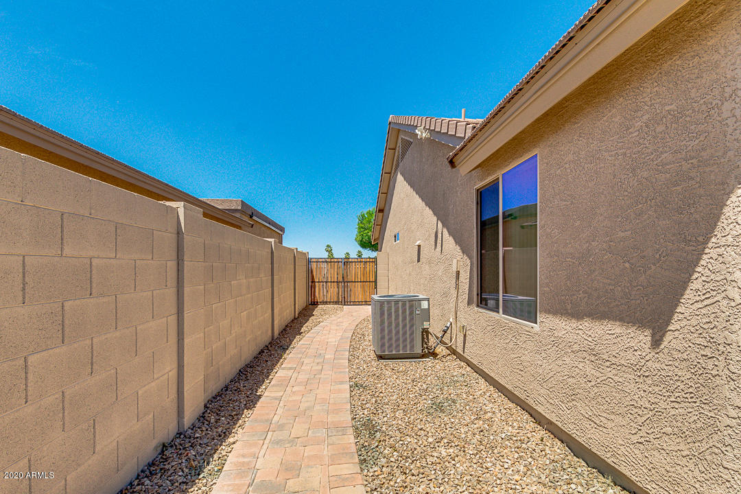 1575 South Apache Drive Apache Junction, AZ 85119 - Photo 26 of 28 Walk way