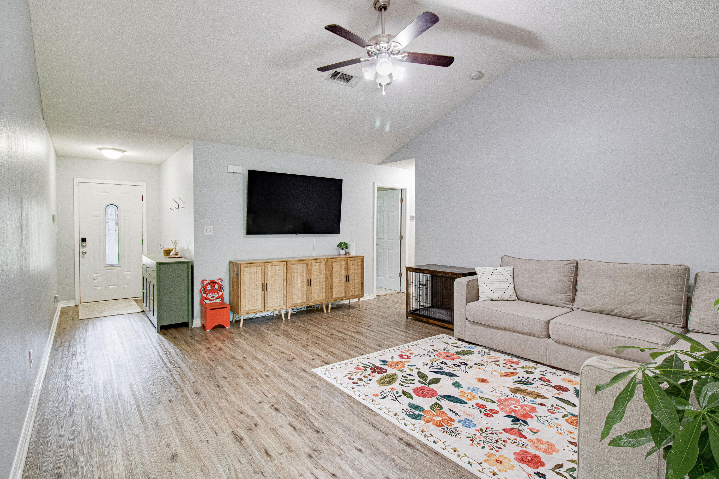 7329 Gordon Evans Road Navarre, FL 32566 - Photo 8 of 27 Living Room