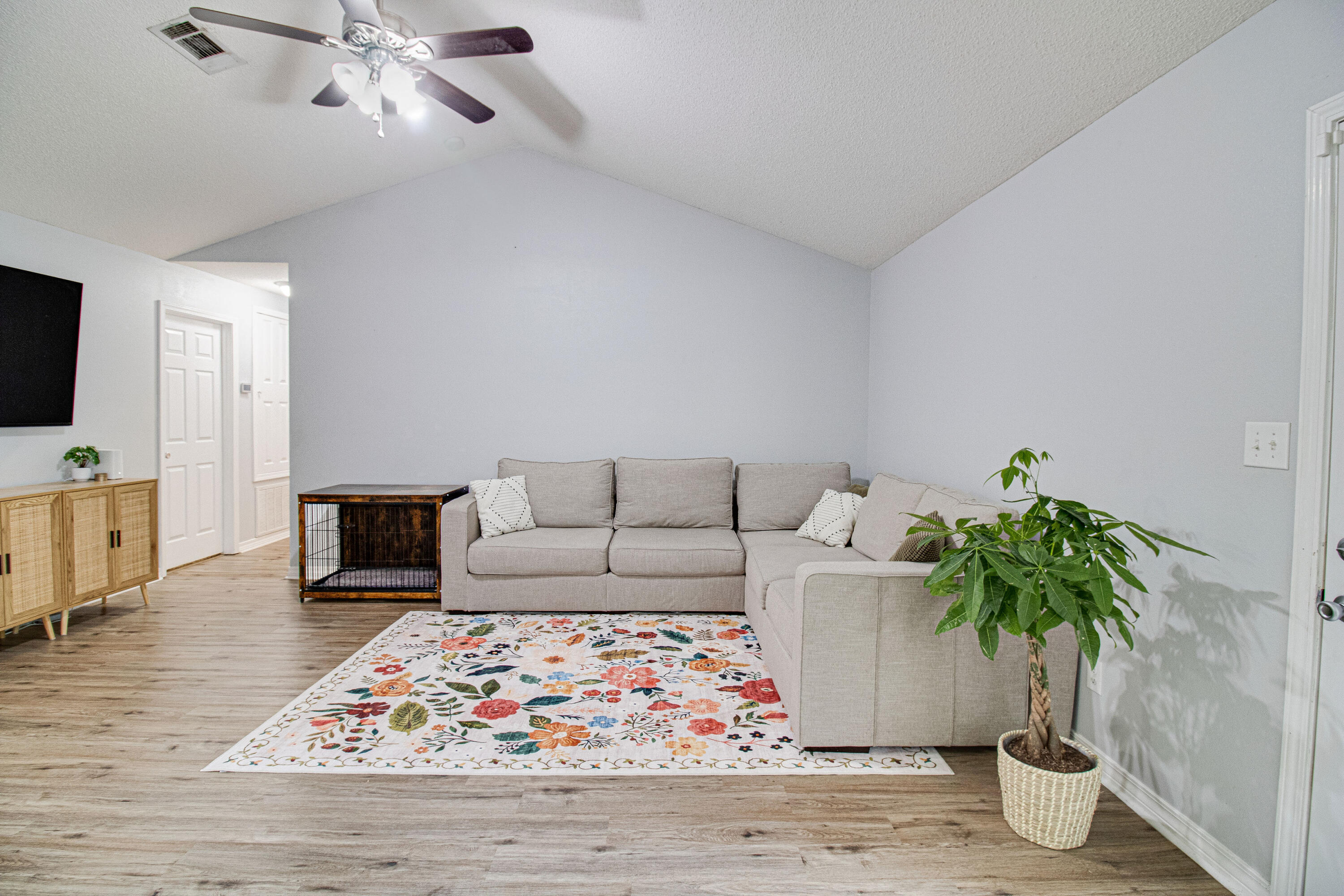7329 Gordon Evans Road Navarre, FL 32566 - Photo 9 of 27 Living Room