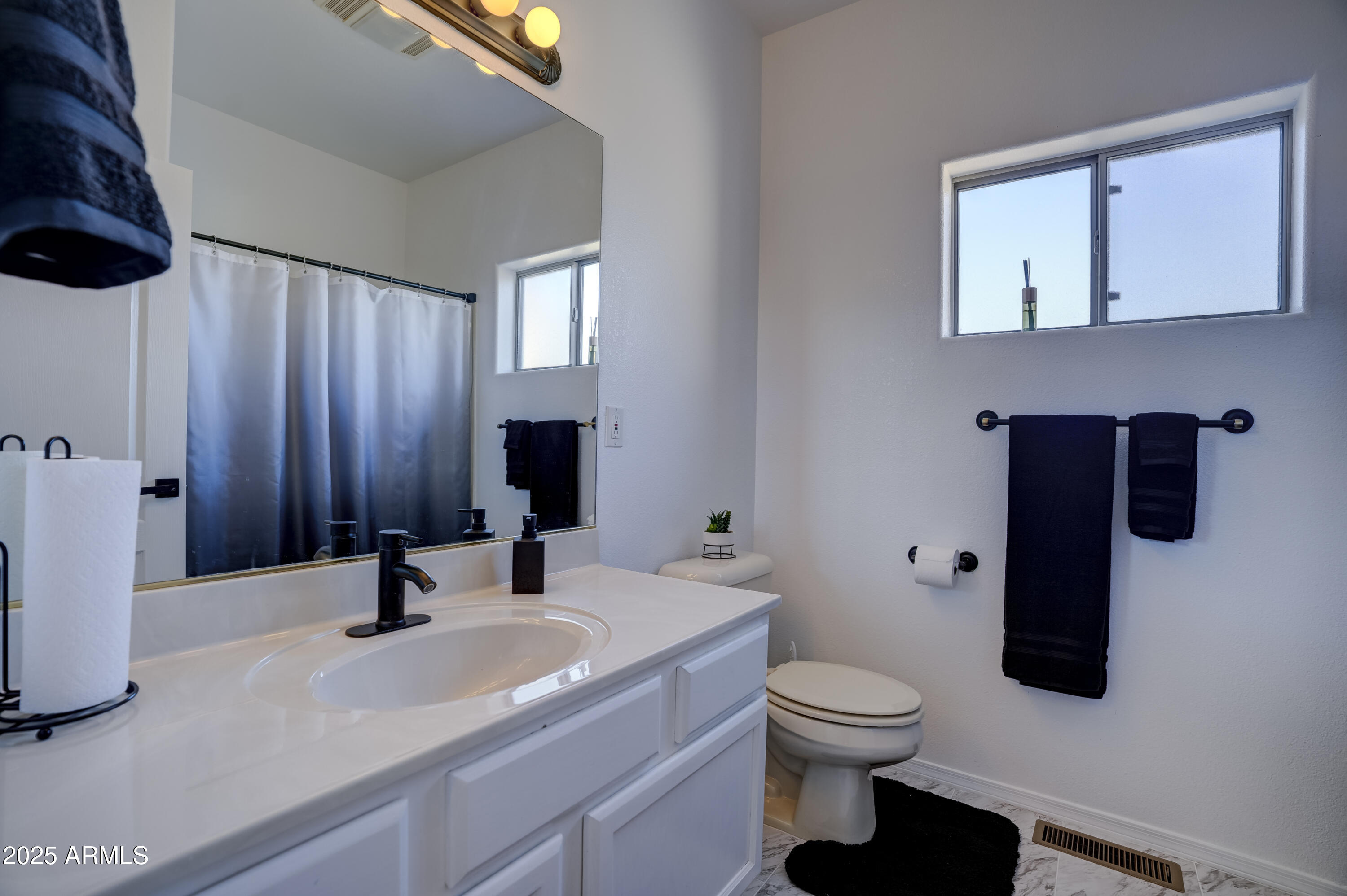 1483 Copper Basin Road Prescott, AZ 86303 - Photo 16 of 40 Guest Bathroom 1