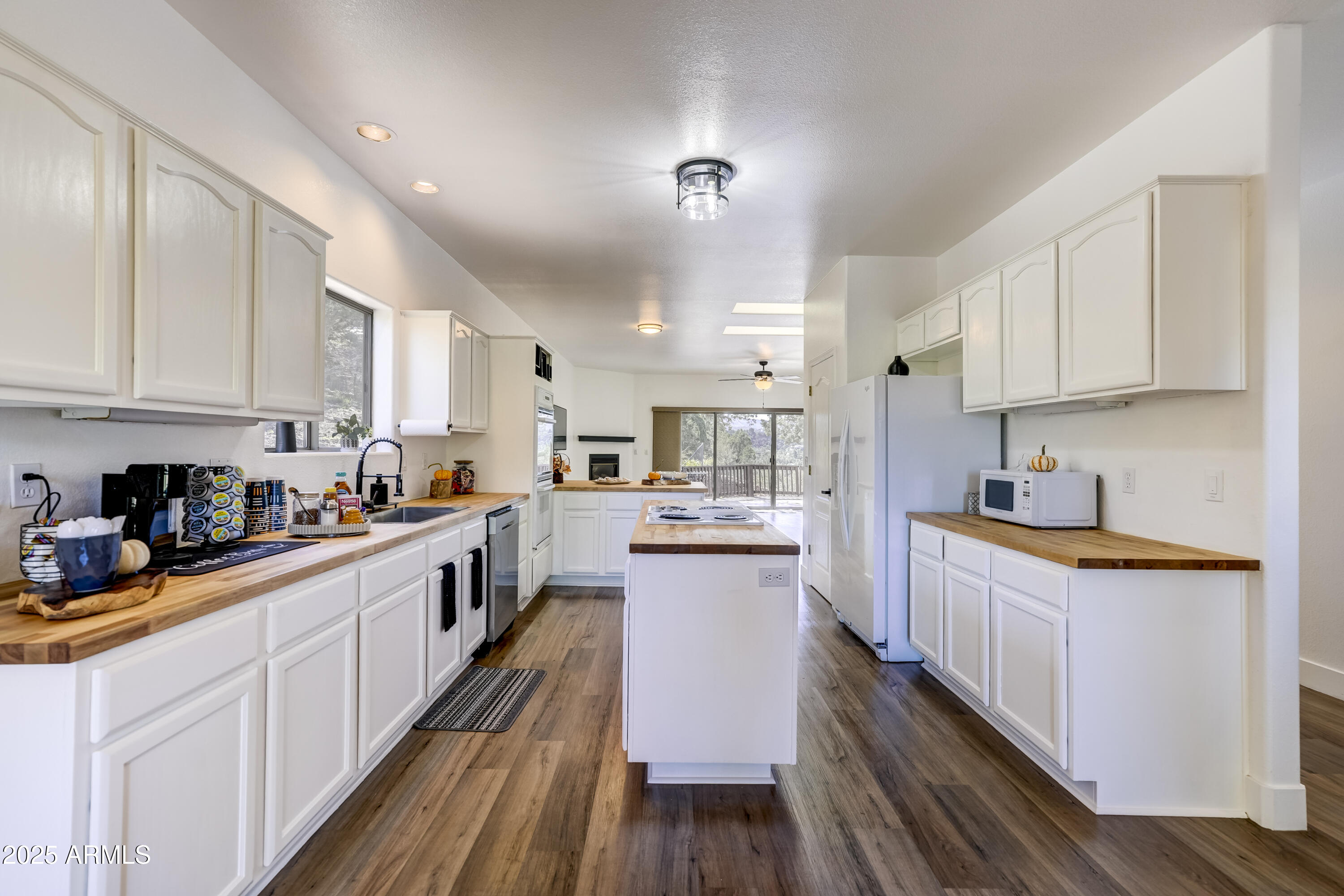1483 Copper Basin Road Prescott, AZ 86303 - Photo 5 of 40 Kitchen