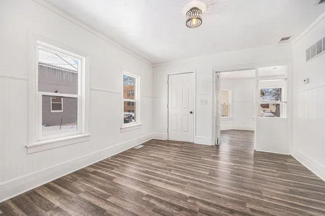 $190,000 | 723 Tulip Street Southwest, Grand Rapids, MI 49503