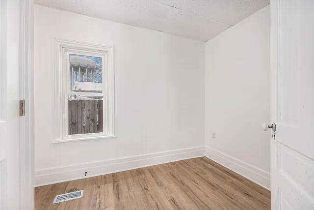 $190,000 | 723 Tulip Street Southwest, Grand Rapids, MI 49503