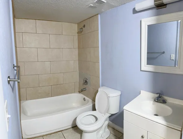 $1,800 | 1133 Benoist Farms Road, Unit 105, West Palm Beach, FL 33411