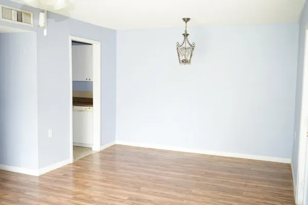 $1,800 | 1133 Benoist Farms Road, Unit 105, West Palm Beach, FL 33411