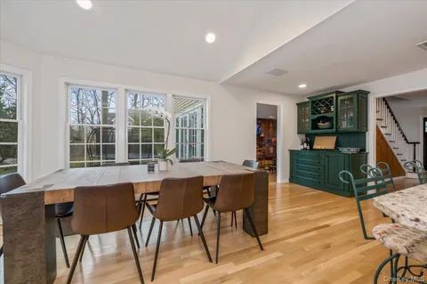 $2,125,000 | 4 Springwood Path, Syosset, NY 11791