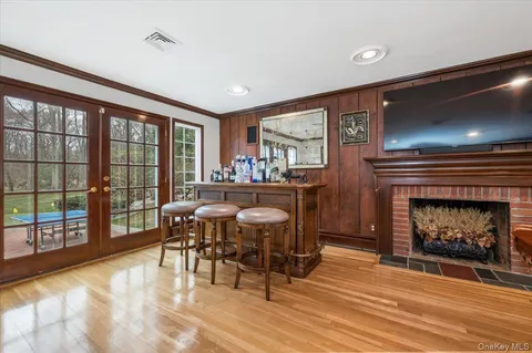 $2,125,000 | 4 Springwood Path, Syosset, NY 11791