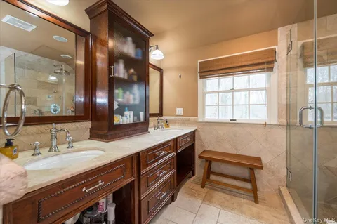 $2,125,000 | 4 Springwood Path, Syosset, NY 11791