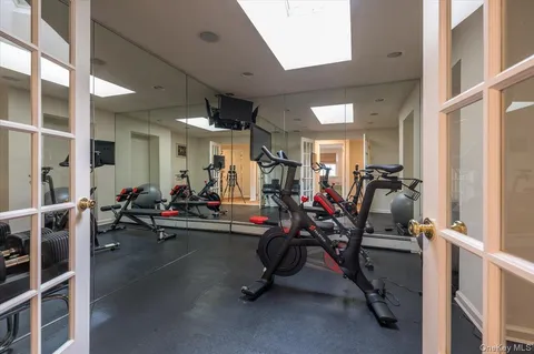 $2,125,000 | 4 Springwood Path, Syosset, NY 11791