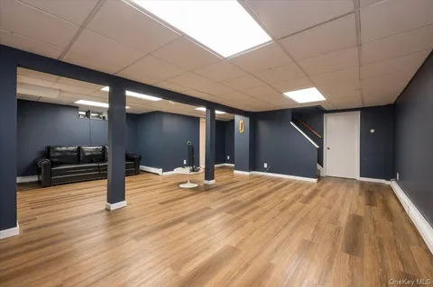 $2,125,000 | 4 Springwood Path, Syosset, NY 11791