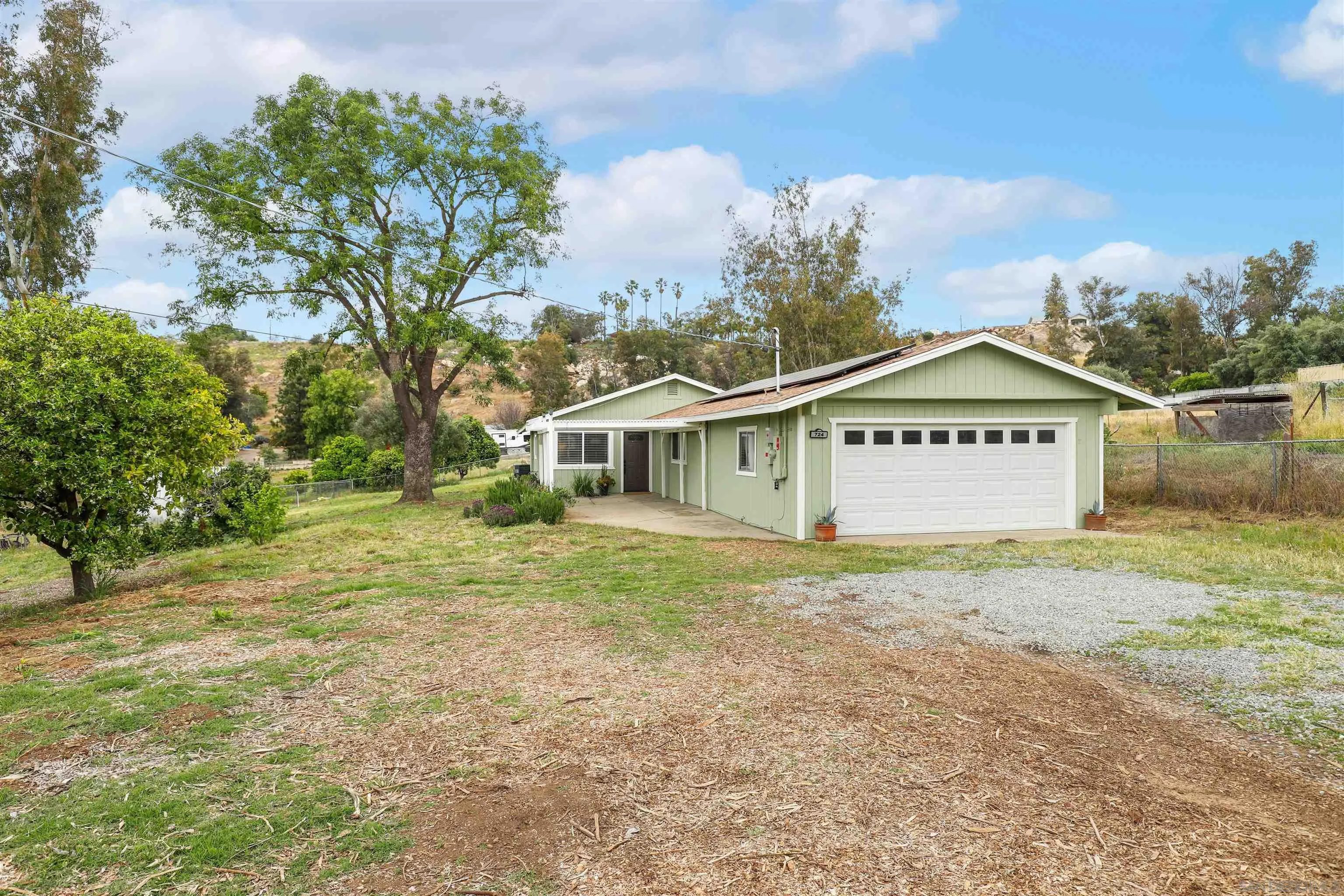 724 Amigos Road Ramona, CA 92065 - Photo 32 of 40 Gallery Image 32