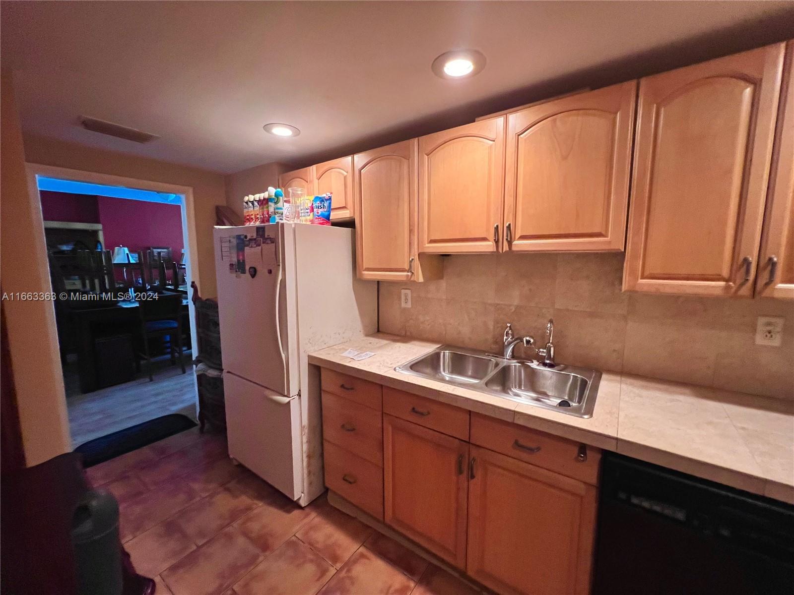 9511 Collins Avenue, Unit 408 Surfside, FL 33154 - Photo 20 of 24