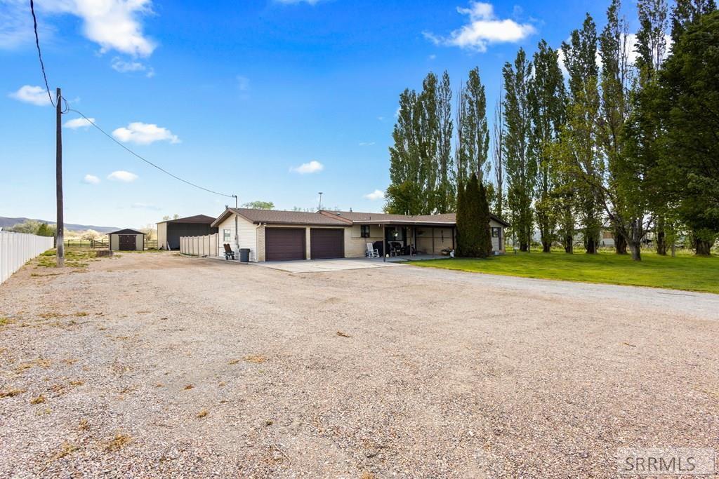 624 West Tyhee Road Pocatello, ID 83202 - Photo 3 of 29