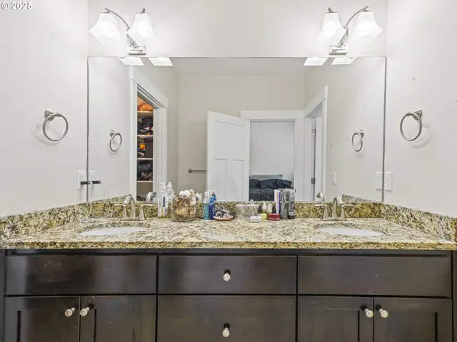 $415,000 | 924 Park Street, Sweet Home, OR 97386