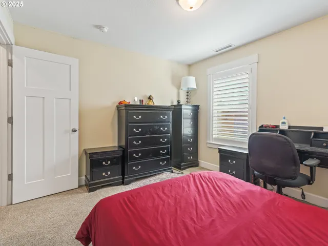 $415,000 | 924 Park Street, Sweet Home, OR 97386