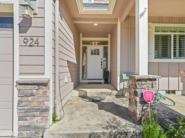 $415,000 | 924 Park Street, Sweet Home, OR 97386