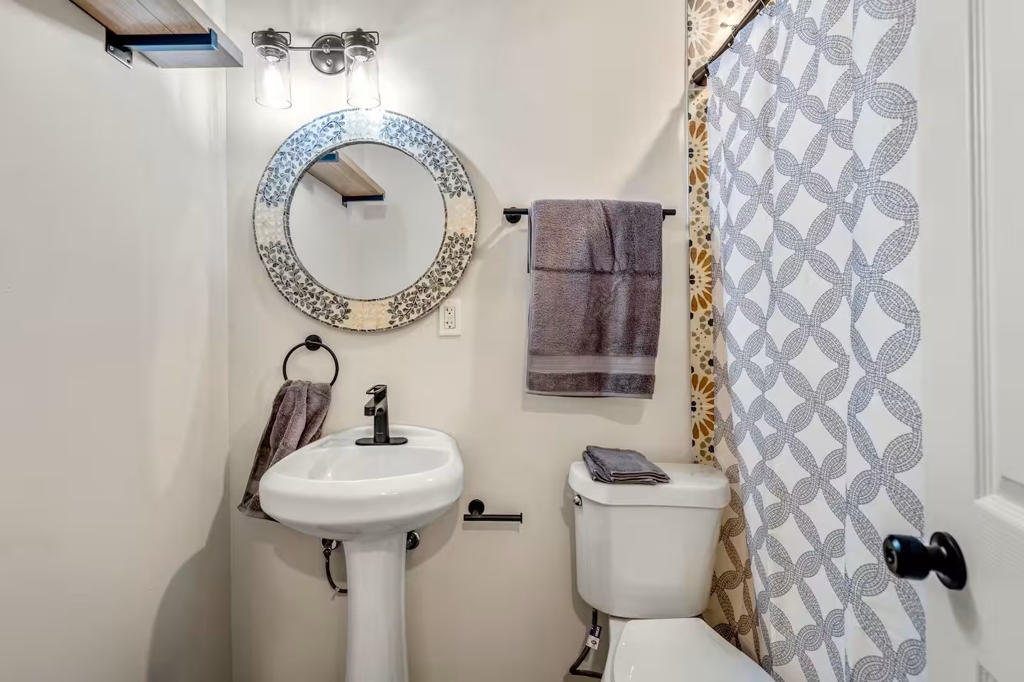 3741 Charleston Street Houston, TX 77021 - Photo 28 of 37 Ensuite bath 4