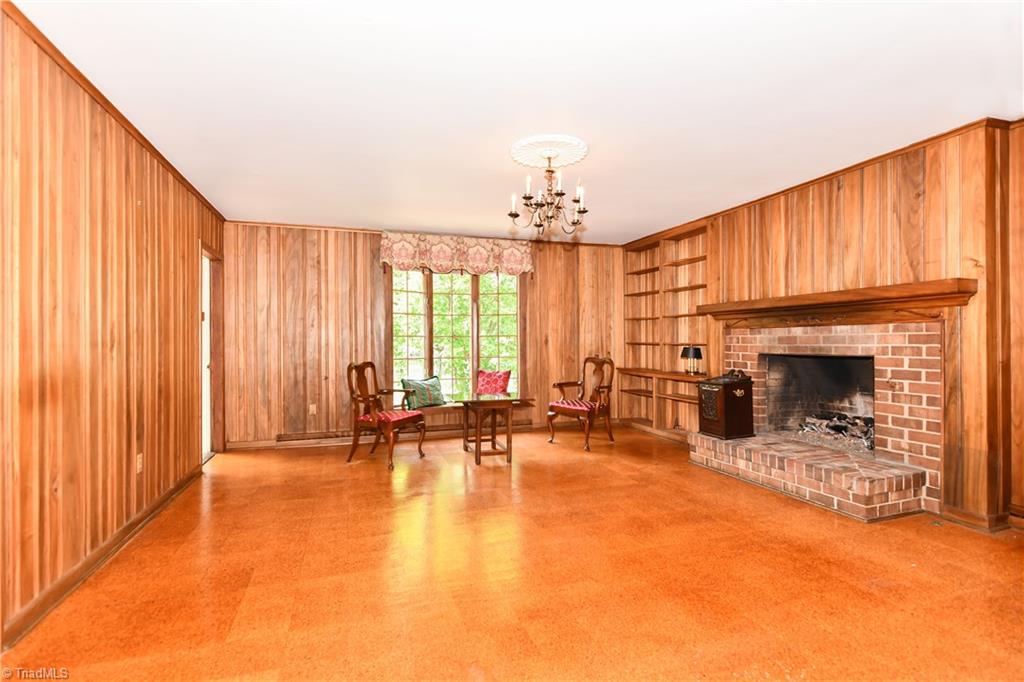 902 Dover Road Greensboro, NC 27408 - Photo 11 of 28 Gallery Image 11